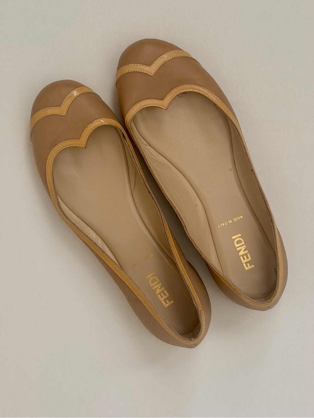Vintage Authentic Fendi tan leather  Scalloped ballet flats l Size 37.5